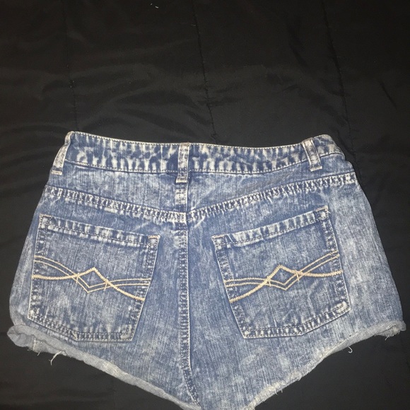 Shorts - Picture 2 of 3